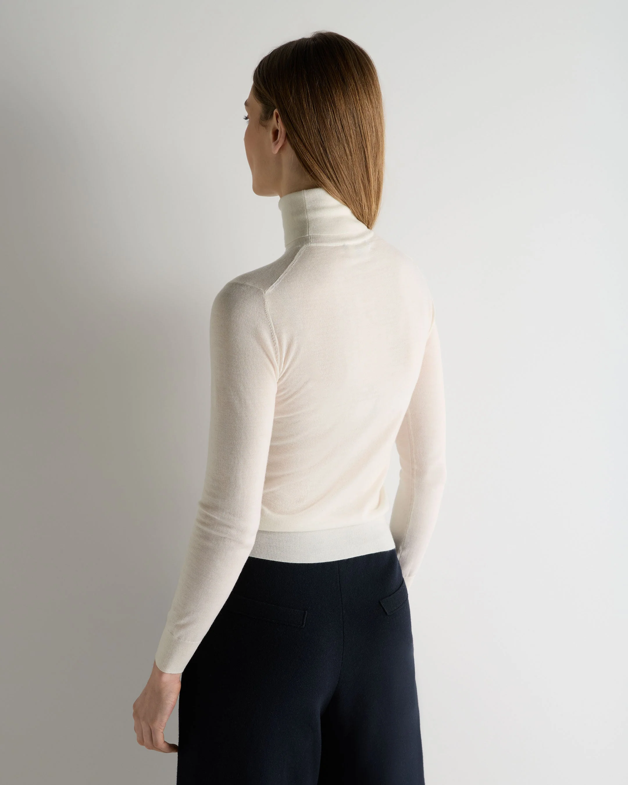Women's Margot Superfine Cashmere Turtle Neck Sweater New Ivory White - Image 4