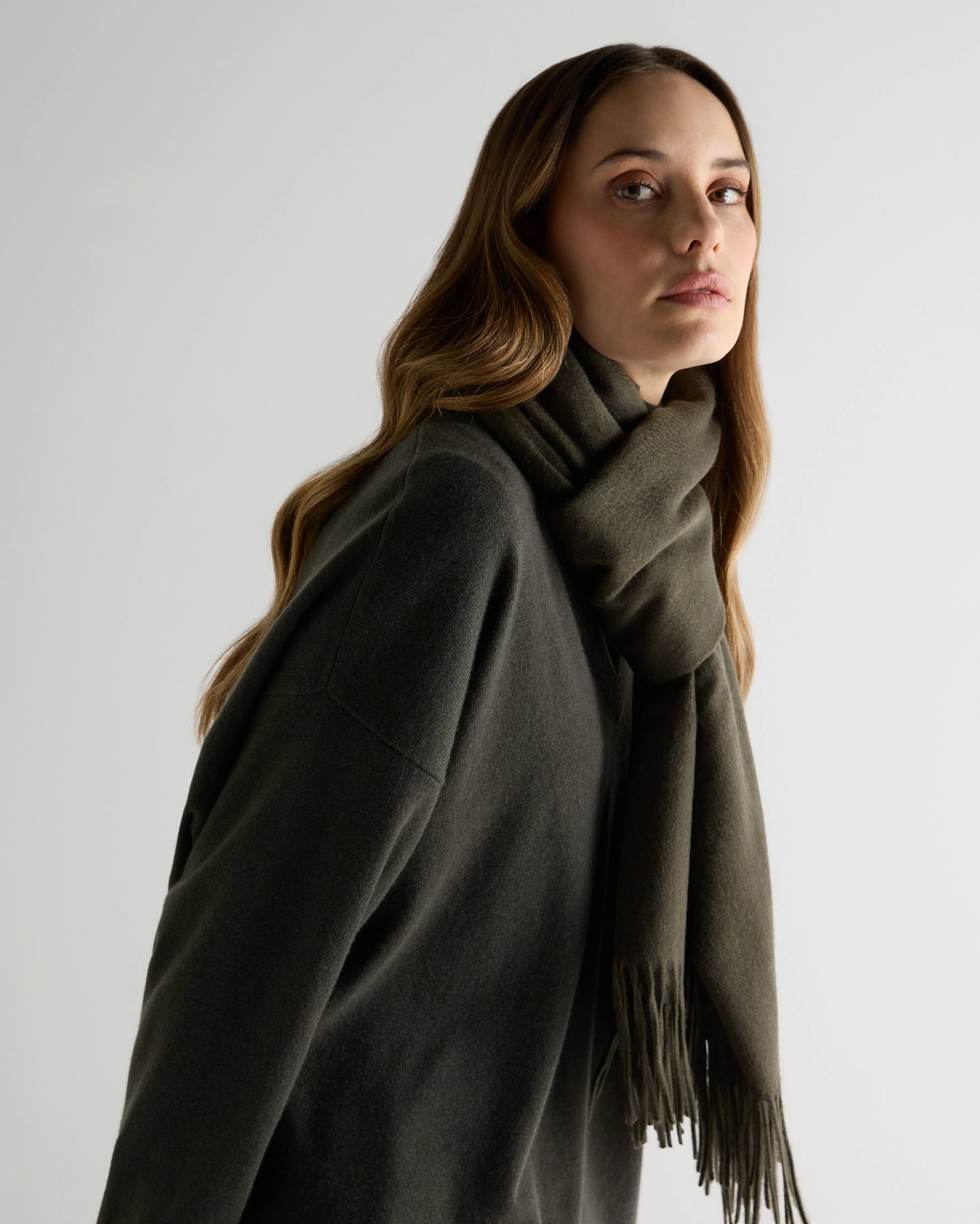 Women's Woven Cashmere Shawl Arabica Khaki Green - Image 3