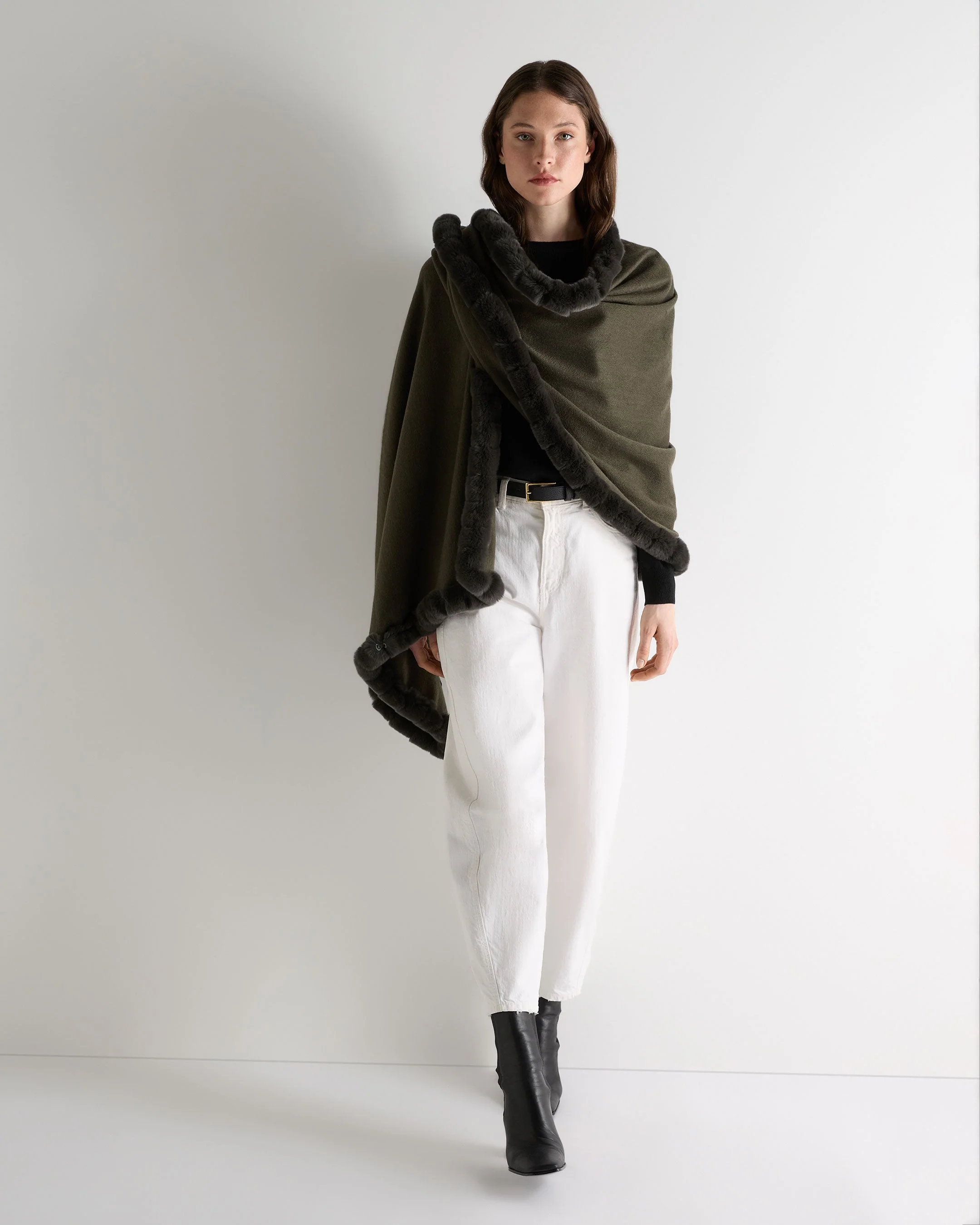 Women's Meribel Woven Fur Trim Cashmere Shawl Arabica Khaki Green - Image 2