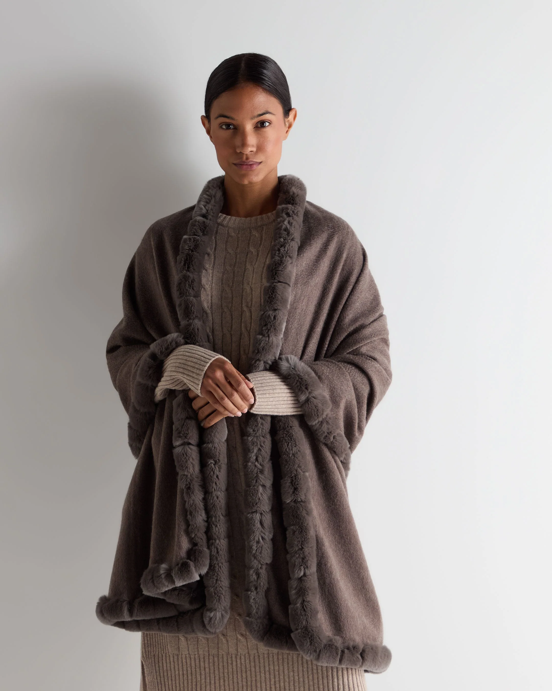 Women's Meribel Woven Fur Trim Cashmere Shawl Otter Brown - Image 3