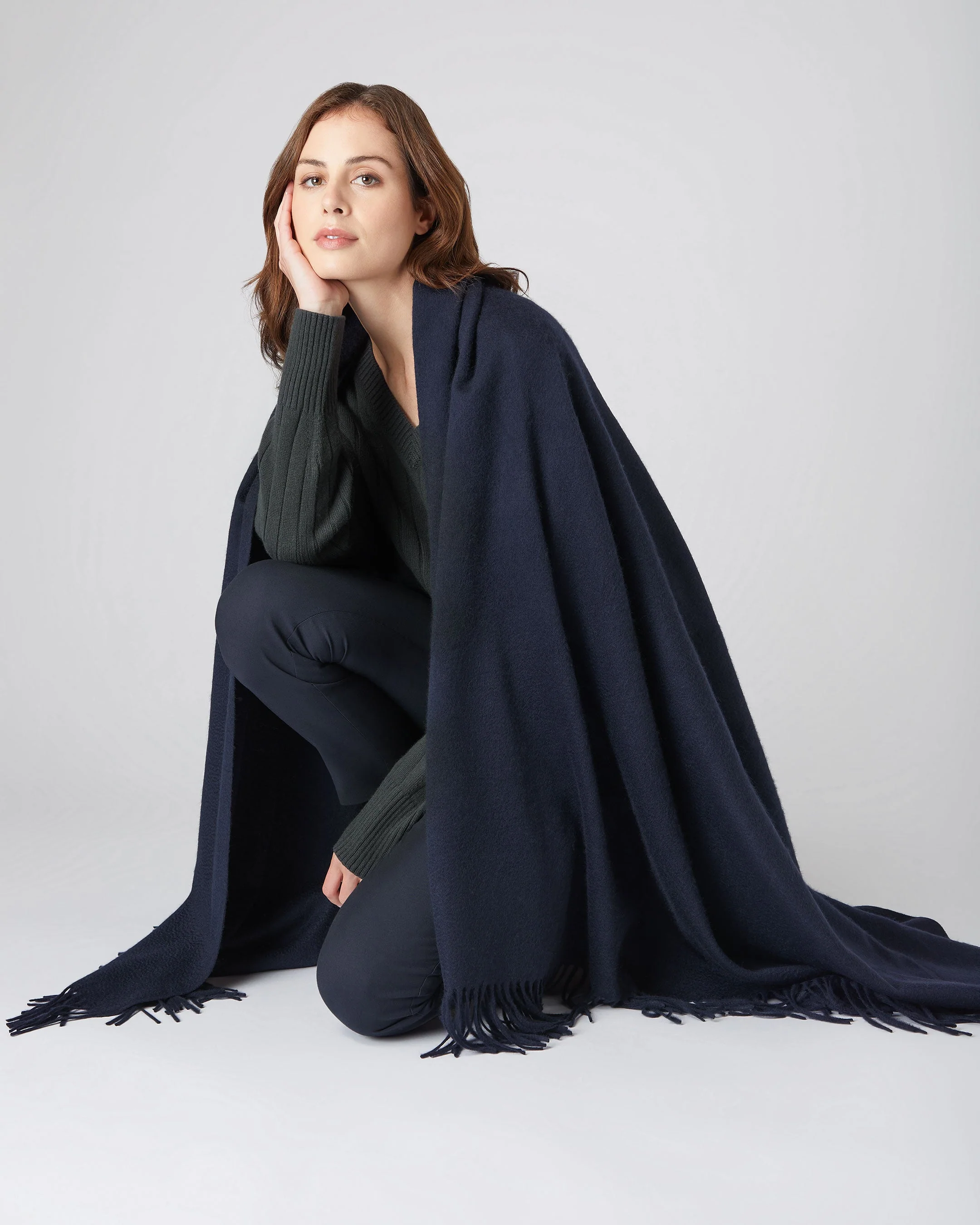 Unisex Woven Cashmere Blanket Navy Blue - Image 2