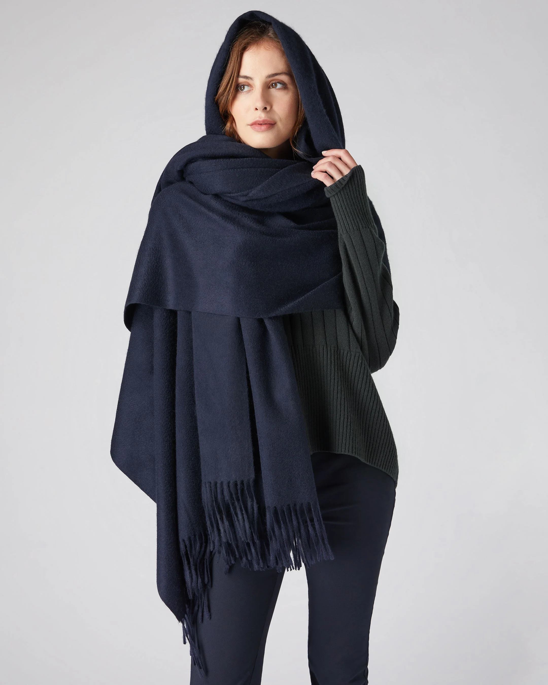 Unisex Woven Cashmere Blanket Navy Blue - Image 4