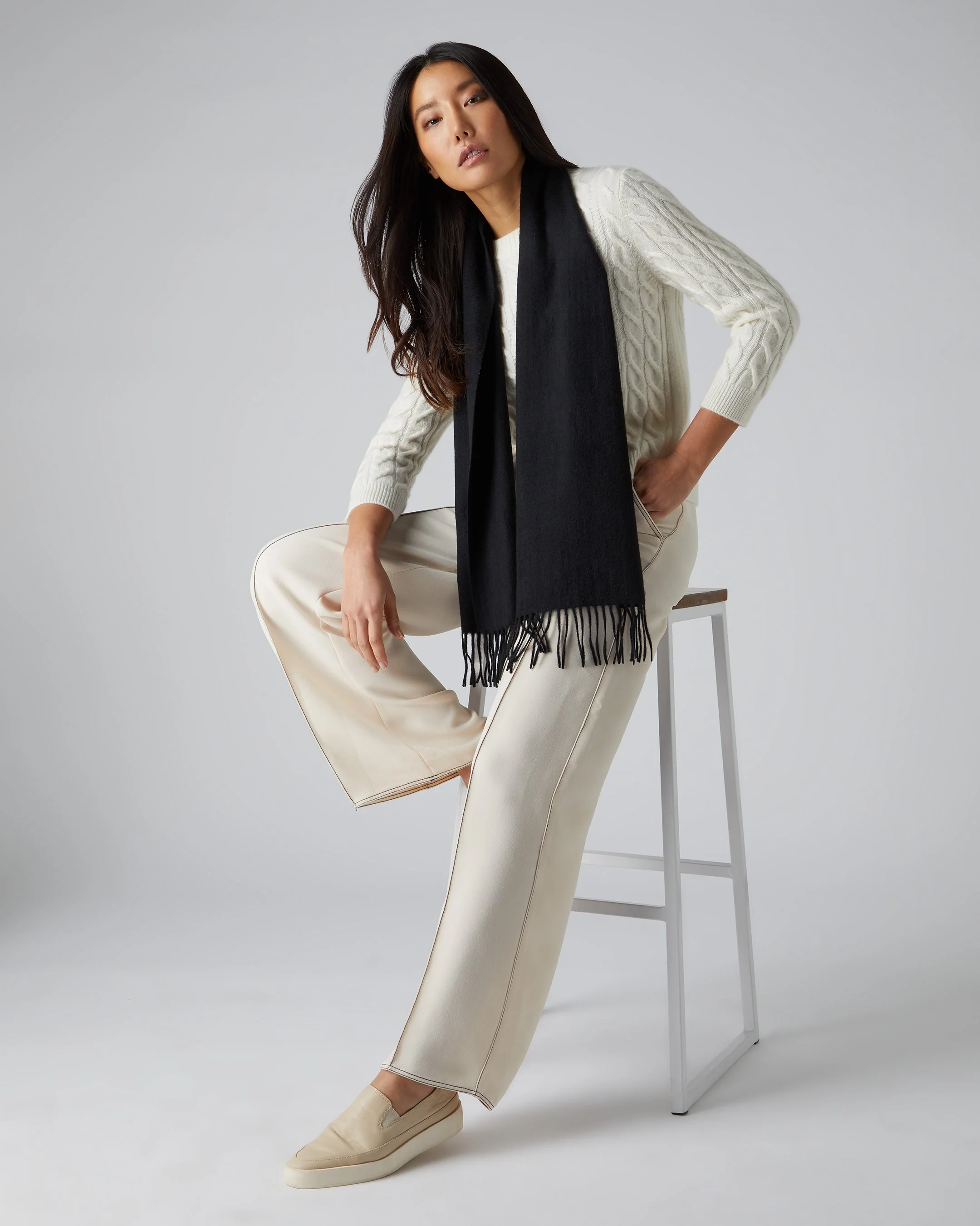 Unisex Woven Cashmere Scarf Black - Image 5