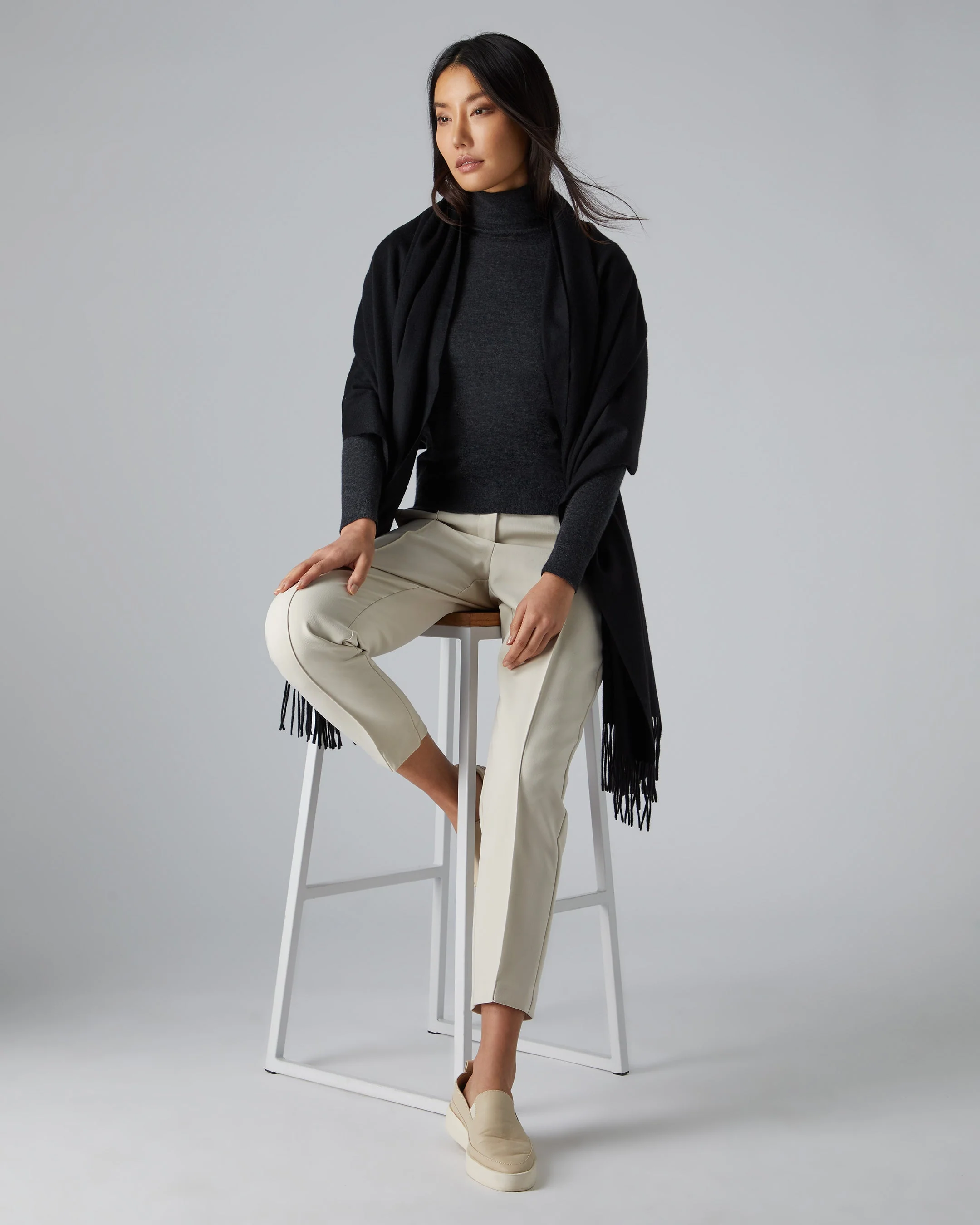 Women's Woven Cashmere Shawl Black - Image 3
